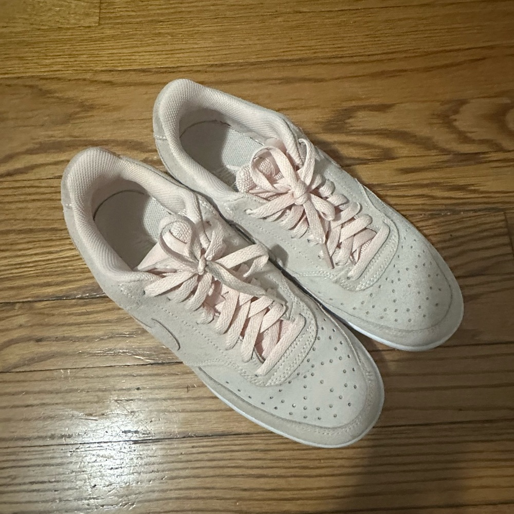 NIKE women shoes **worn like once or twice**